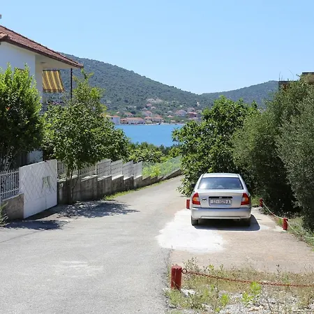 Apartment By The Sea Vinisce, Trogir - 10241