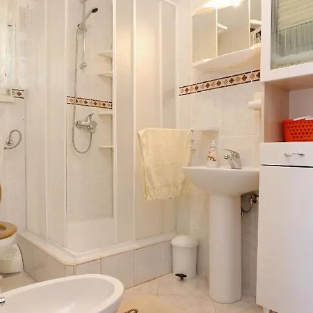 Apartment By The Sea Vinisce, Trogir - 10241 Vinisce