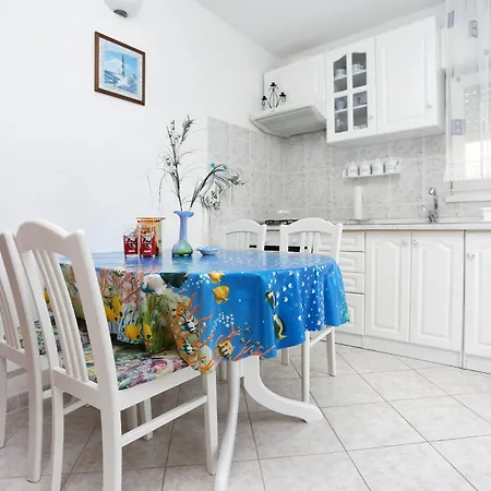 By The Sea Vinisce, Trogir - 10241 Apartment *