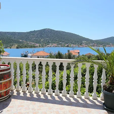 By The Sea Vinisce, Trogir - 10241 *